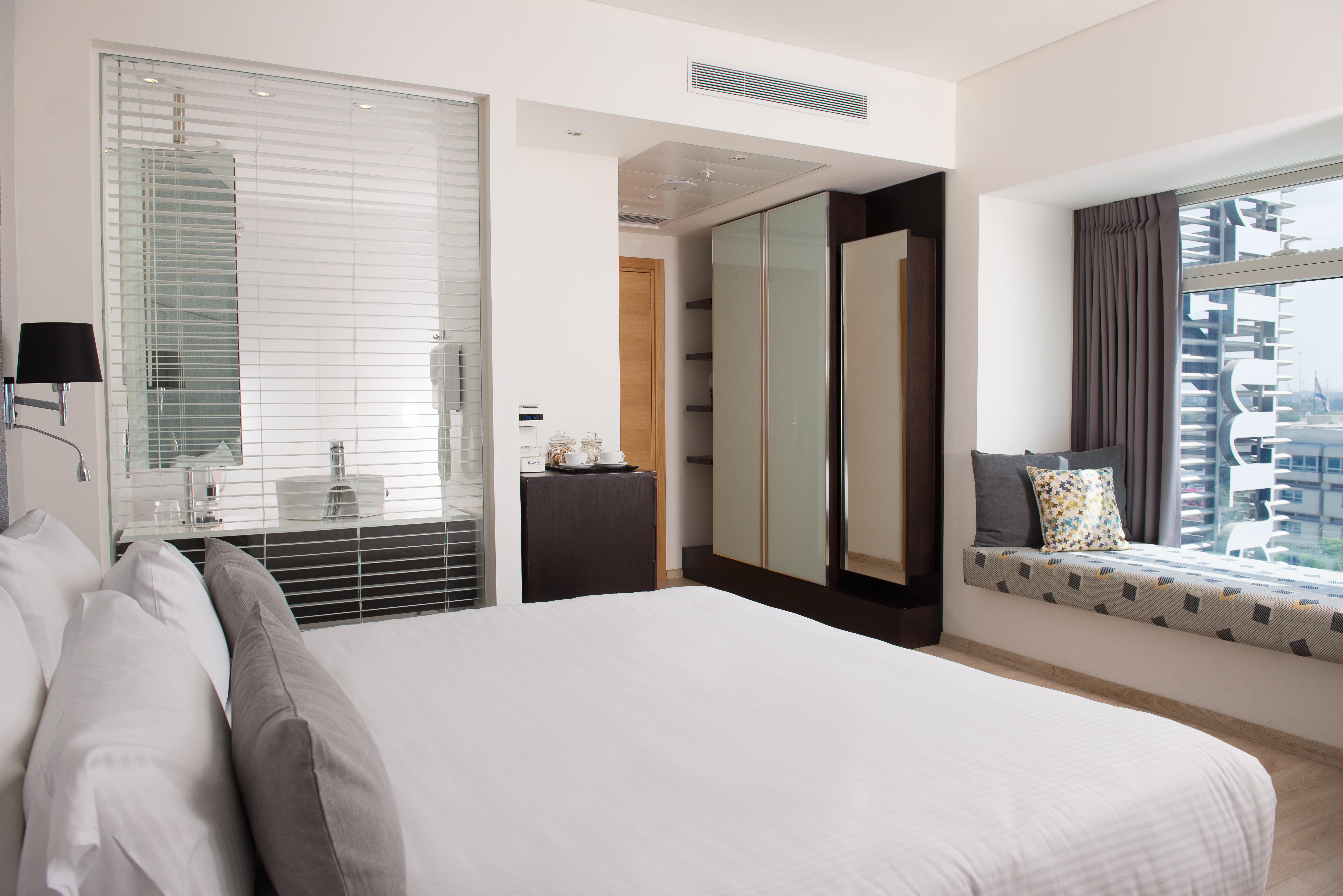 Benjamin Business Hotel Herzelia Екстериор снимка