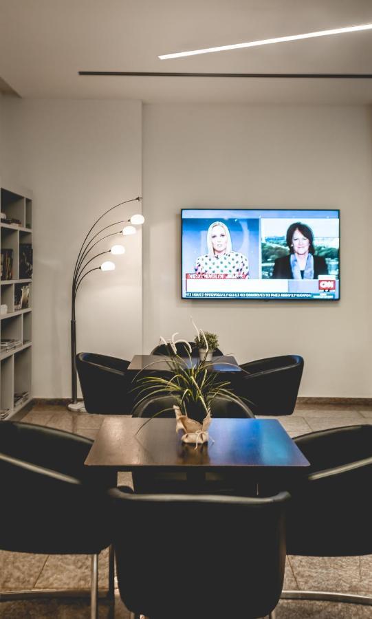 Benjamin Business Hotel Herzelia Екстериор снимка