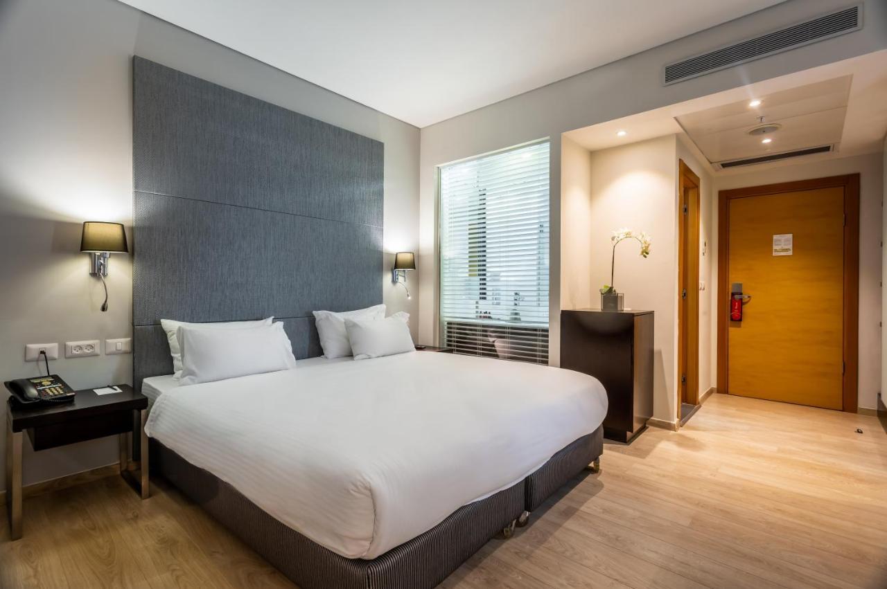 Benjamin Business Hotel Herzelia Екстериор снимка