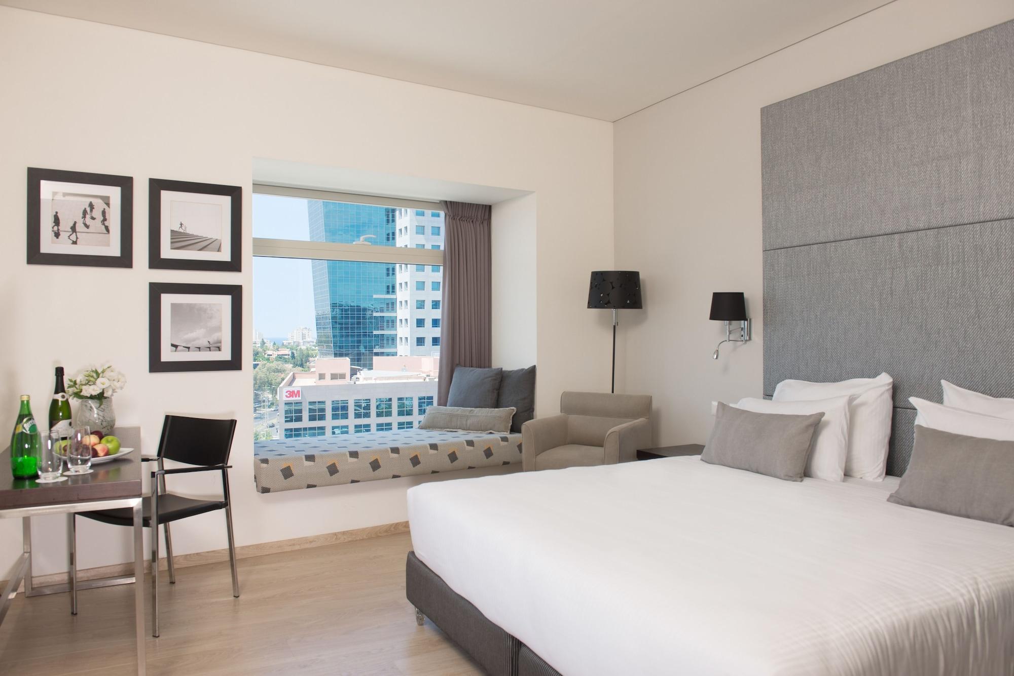 Benjamin Business Hotel Herzelia Екстериор снимка