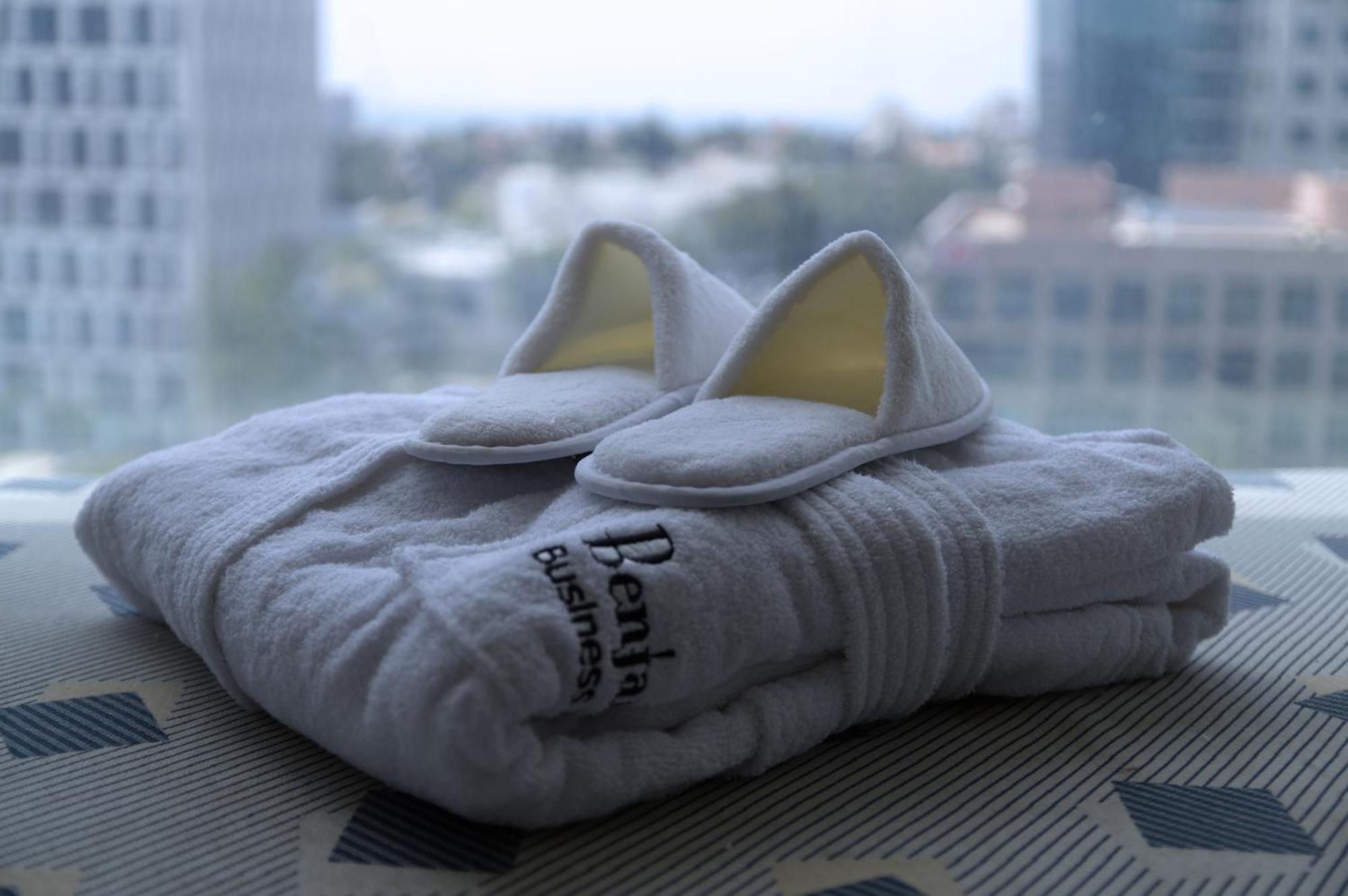 Benjamin Business Hotel Herzelia Екстериор снимка