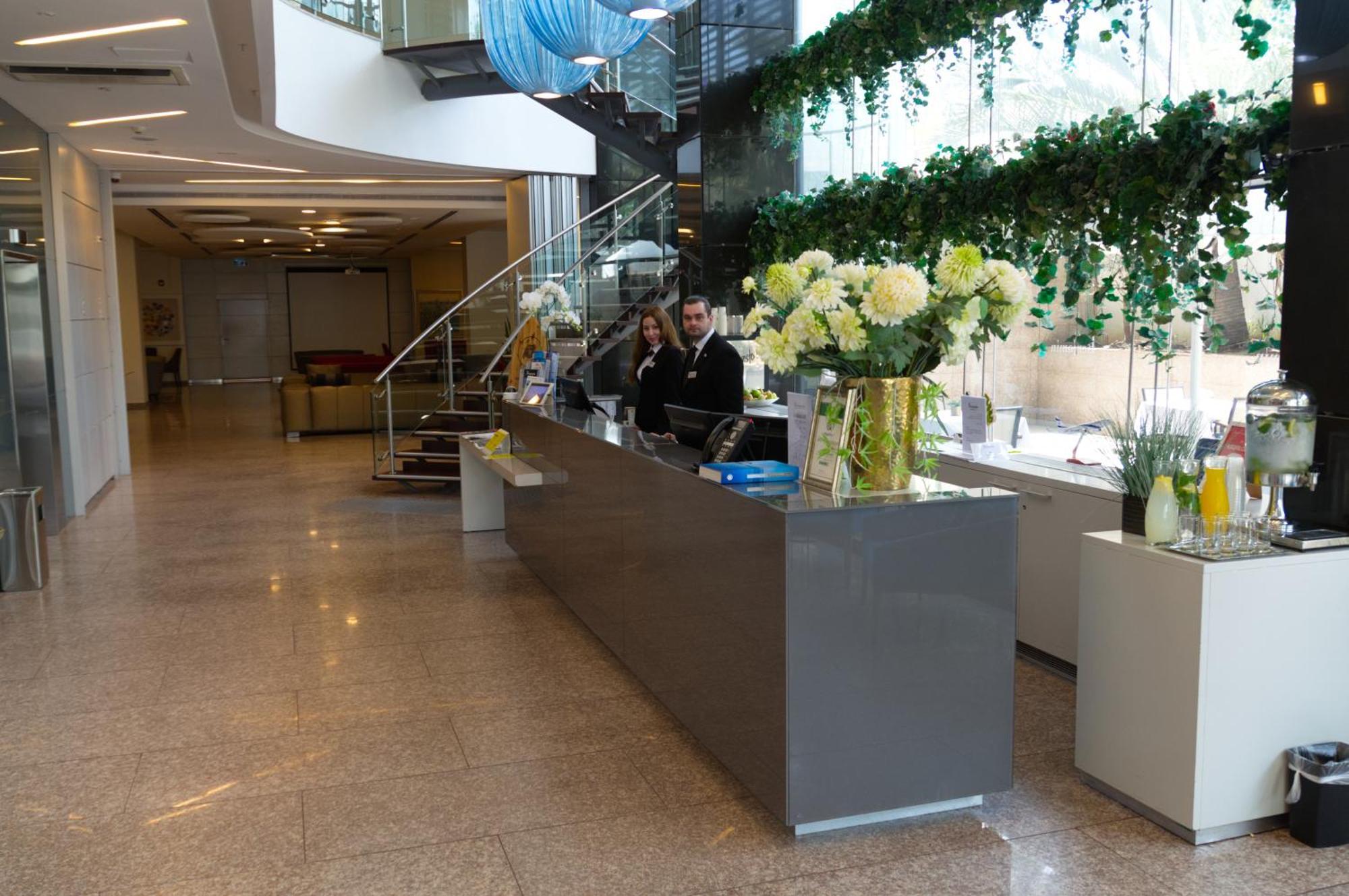 Benjamin Business Hotel Herzelia Екстериор снимка
