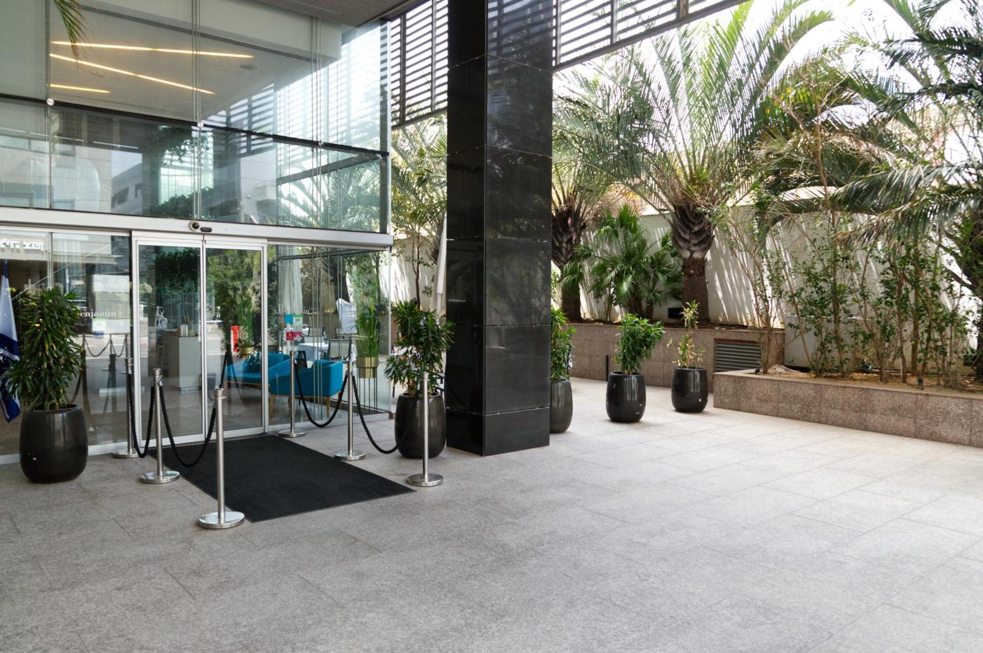 Benjamin Business Hotel Herzelia Екстериор снимка